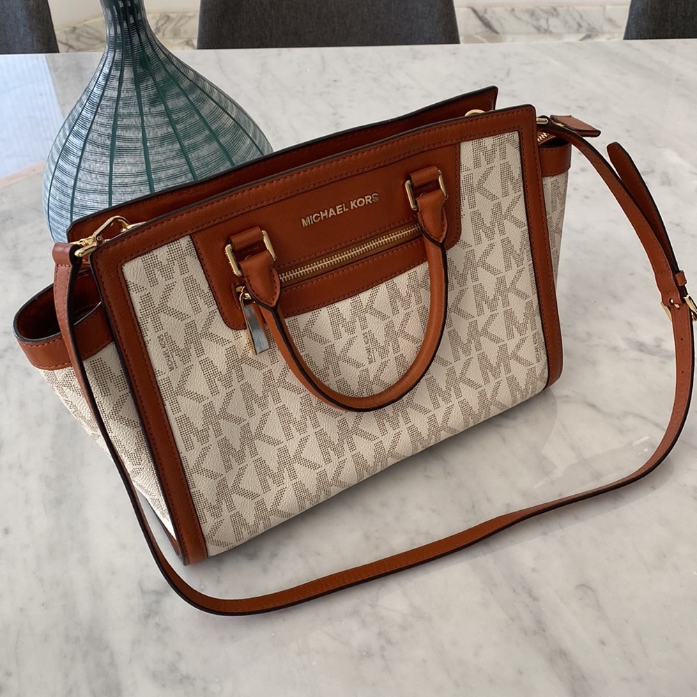 Michael Kors bag like new - Picture 2 of 11